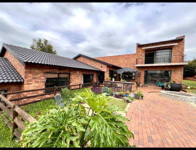4 BEDROOM FREEHOLD FOR SALE IN GLENVISTA